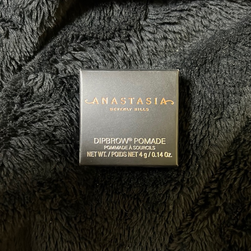 Anastasia Beverly Hills Dipbrow Pomade in Dark Brown